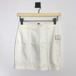 Free People Modern Femme White Denim Mini Zip Skirt Size 0 Boho Chic Festival‎